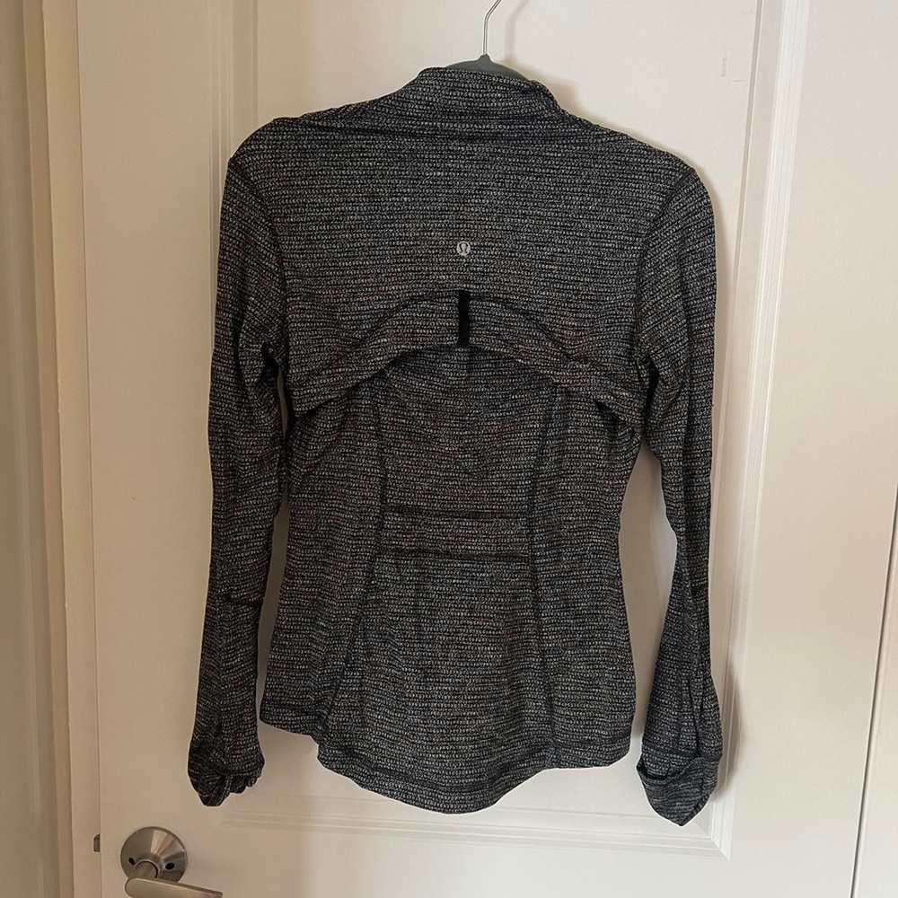 Lululemon Define - image 2